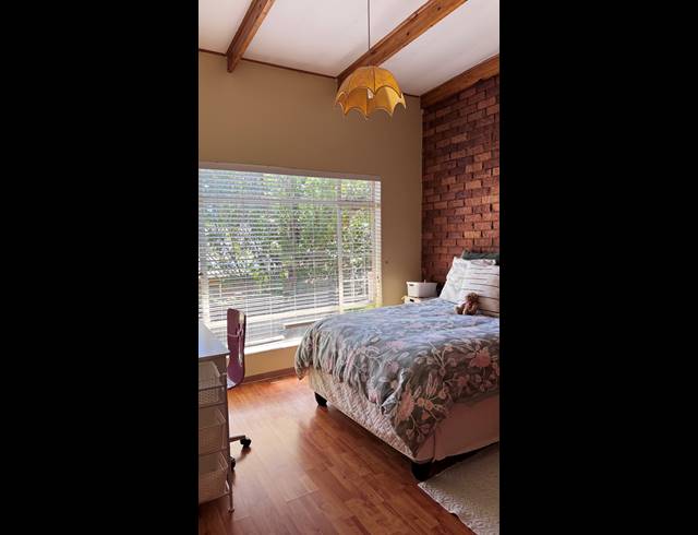 5 BEDROOM HOUSE FOR SALE IN CONSTANTIA PARK
